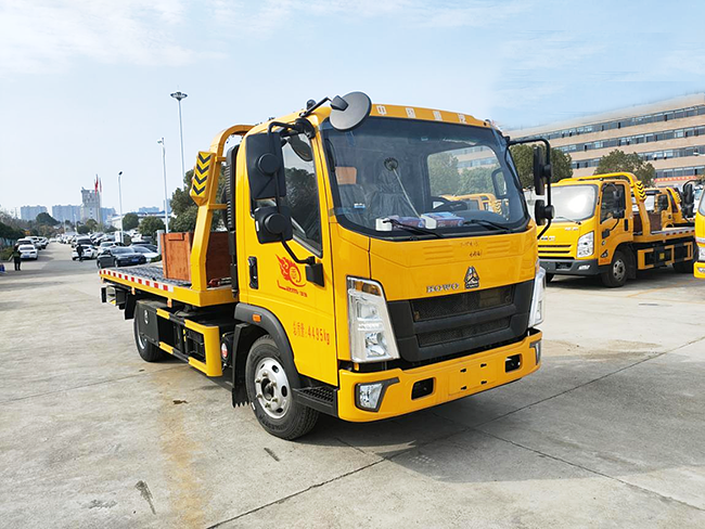 重汽豪沃國六藍(lán)牌清障車