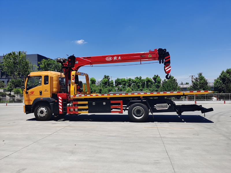 重汽豪沃G5X帶吊清障車國六